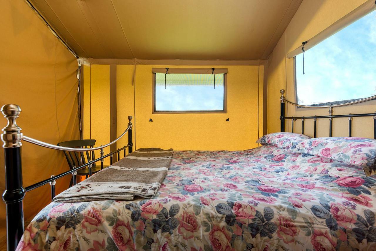 Kidwelly Glamping Hotell Eksteriør bilde